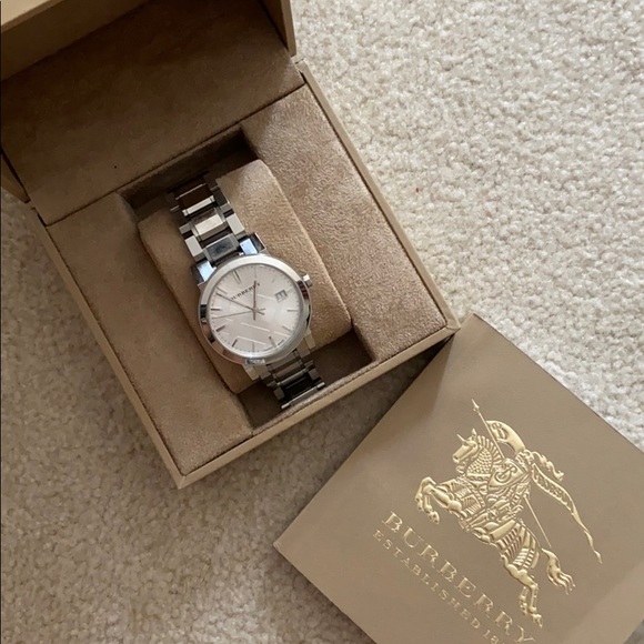 Burberry stainless steel unisex watch - Picture 13 of 15